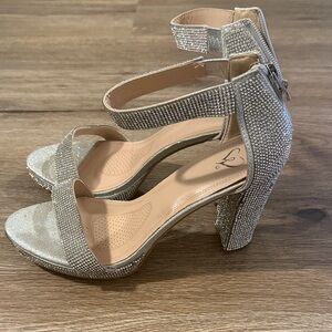Windsor Sparkling Silver Heels